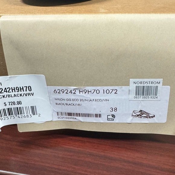 Gucci Tennis Shoes - Picture 4 of 16